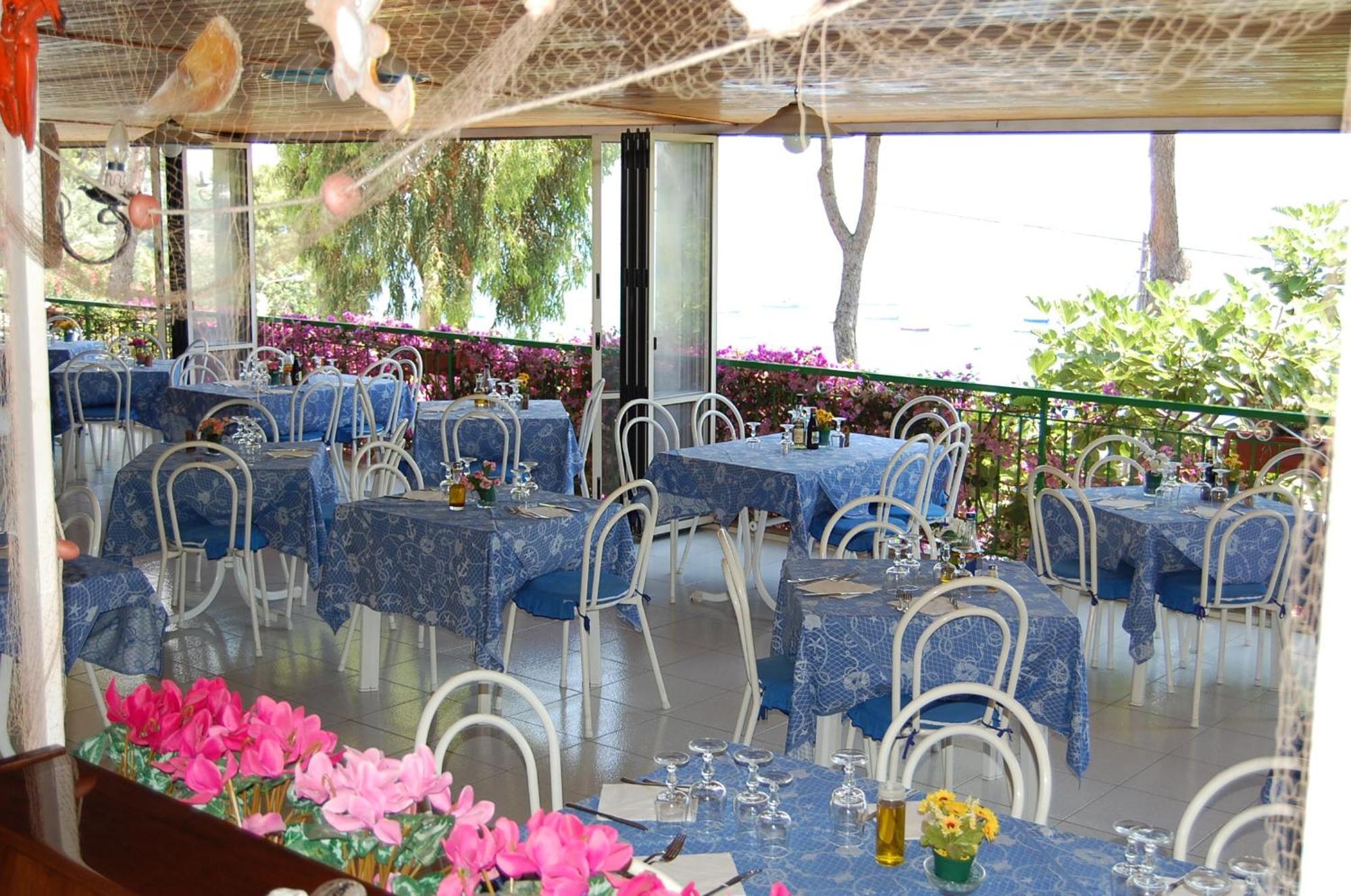 Camping Villaggio Nettuno Nerano Exterior photo