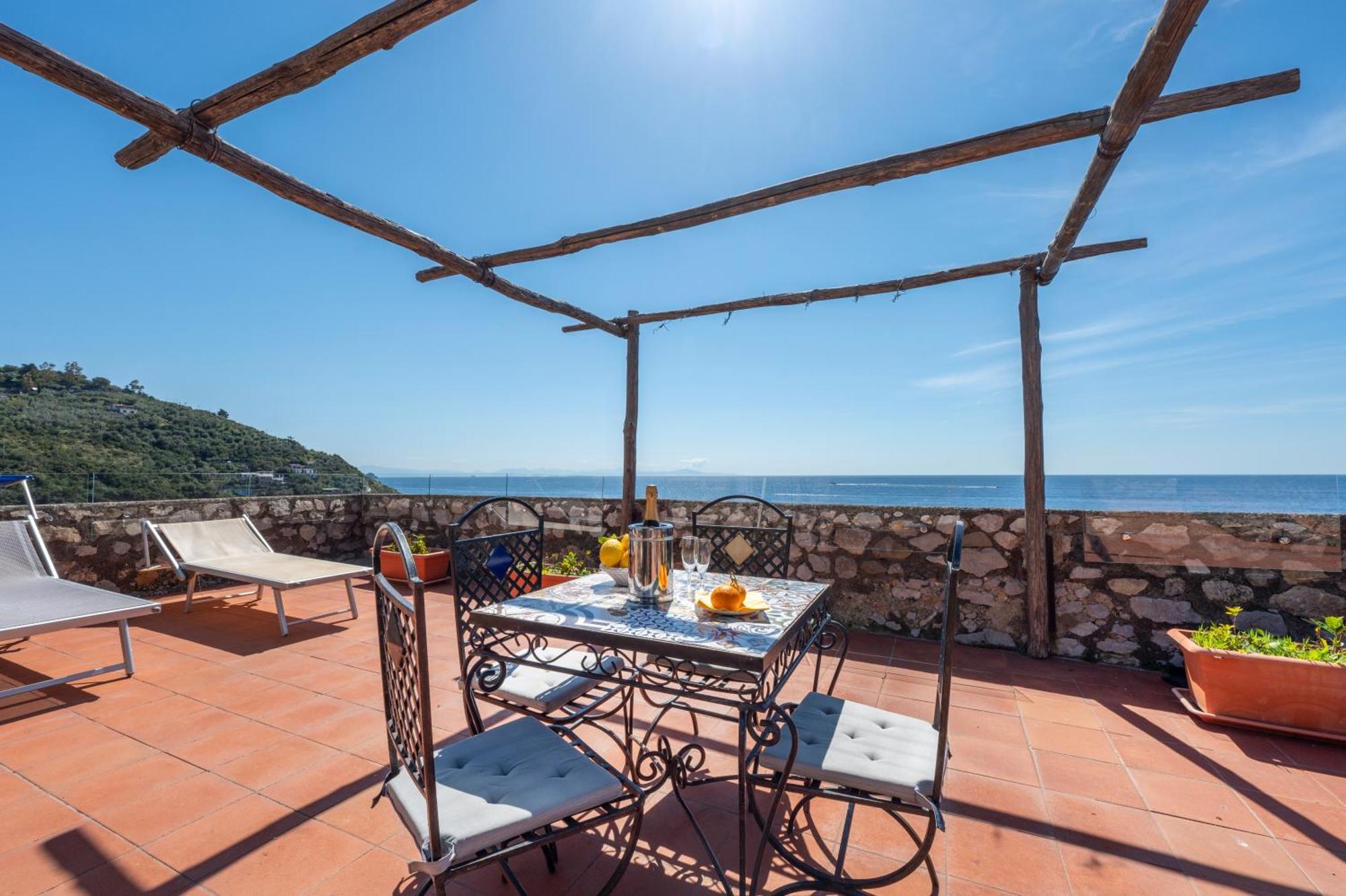 Camping Villaggio Nettuno Nerano Exterior photo